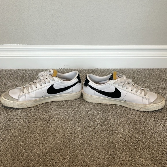 GENTLY USED Nike Blazer Low '77 Women's Shoes | Size 8.5 | Color White - Picture 5 of 8